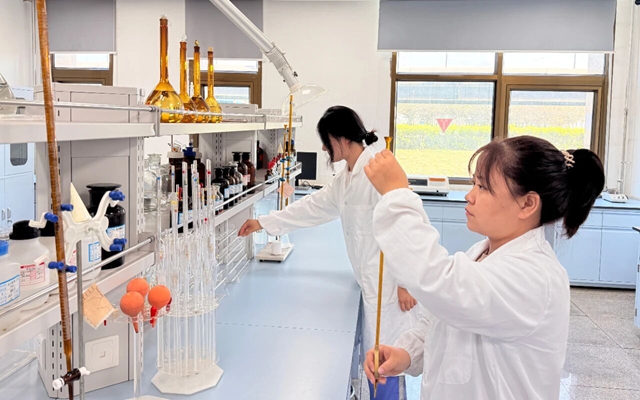 新疆宜化榮獲全國第二十次水泥品質指標檢驗大對比“優良獎”(圖1) 新疆宜化榮獲全國第二十次水泥品質指標檢驗大對比“優良獎”(圖1)